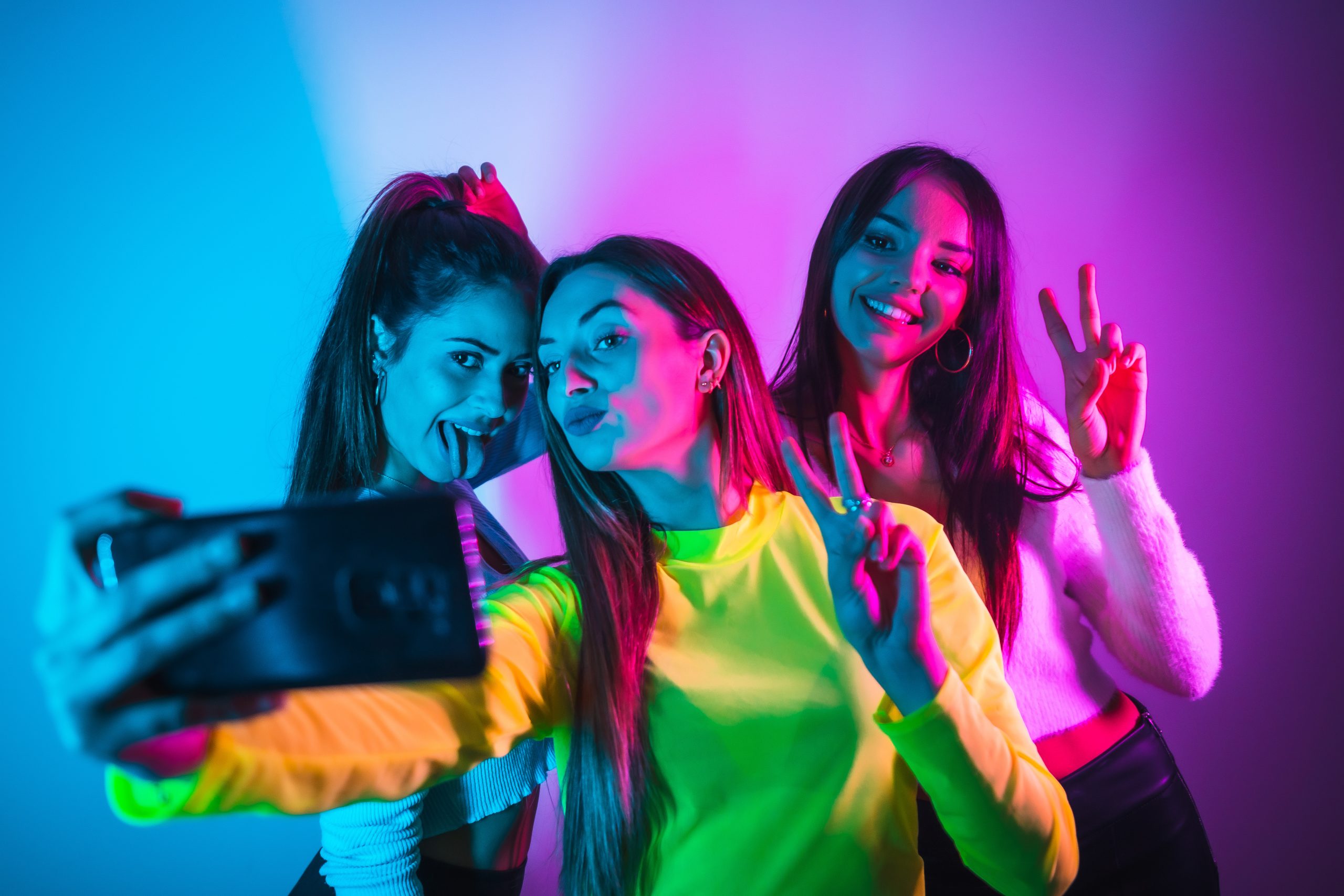 Score $50 by Referring a Friend: Easy Cash with Friendly Loan's Referral Program!